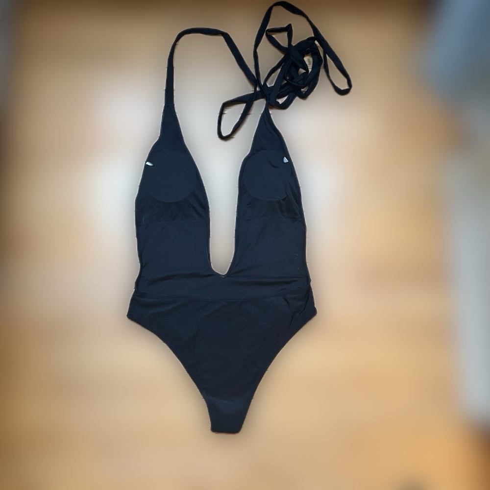 SweatyRocks Black Criss Cross One Pieces Swimsuit - Picture 10 of 11